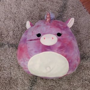 Lola the unicorn squishmallow💕🦄*small stain on back*
